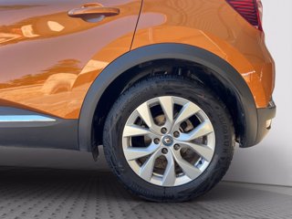 RENAULT Captur 1.6 E-Tech hybrid Intens 145cv auto